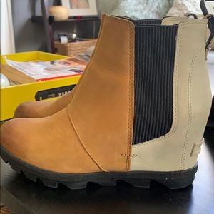 Sorel Joan of Arctic Chelsea Wedge Tri-tone Sz 7.5